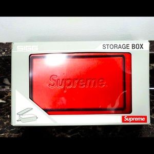 Supreme X SIGG collab box